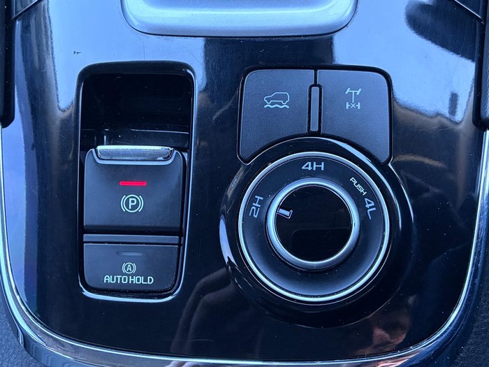 2022 Isuzu MU-X LS-T