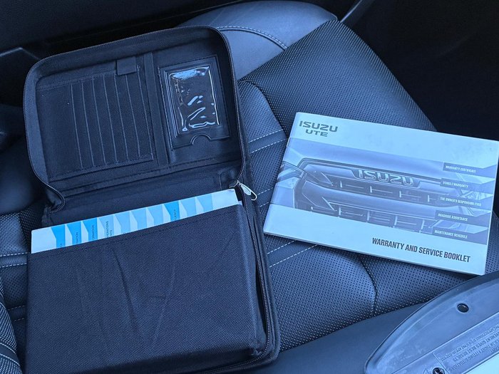 2022 Isuzu MU-X LS-T