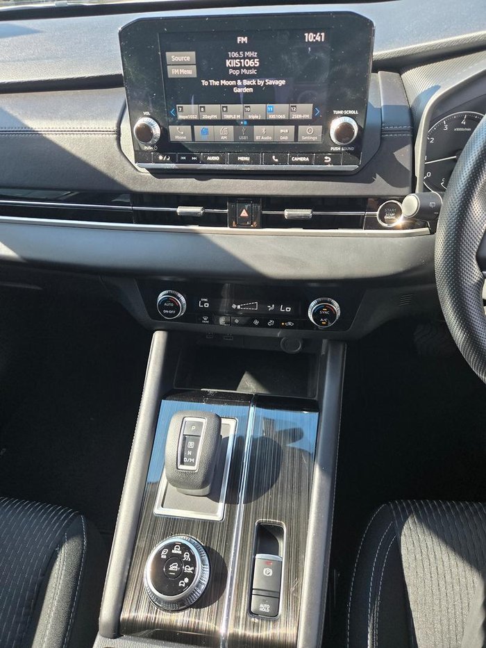 2024 Mitsubishi Outlander ES