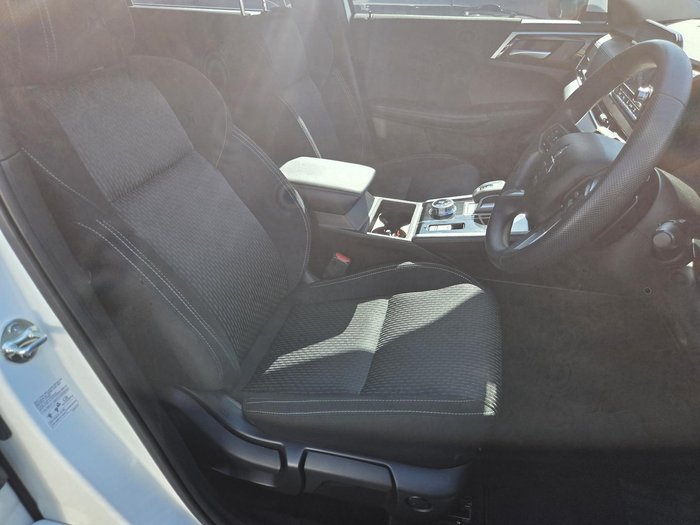 2024 Mitsubishi Outlander ES