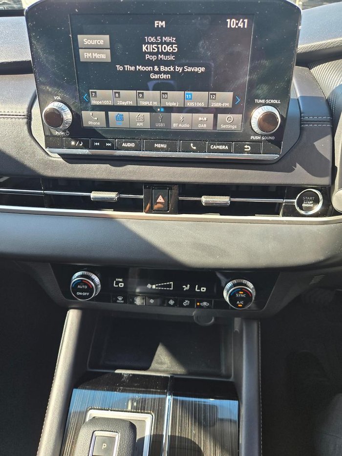 2024 Mitsubishi Outlander ES