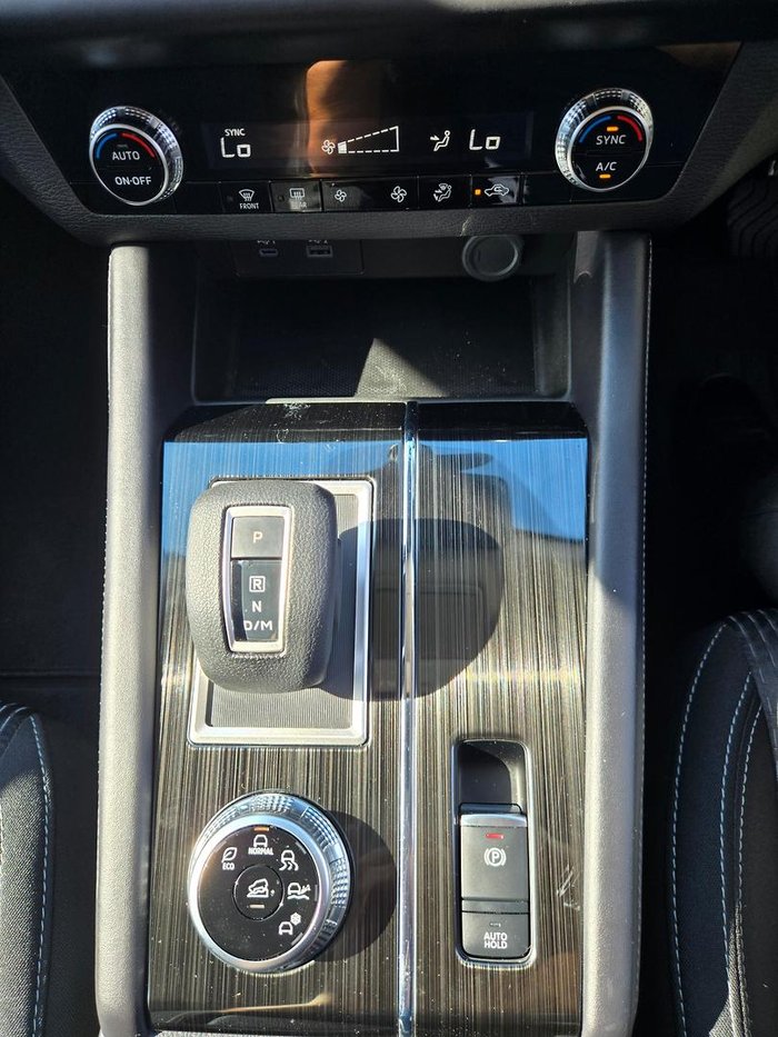 2024 Mitsubishi Outlander ES