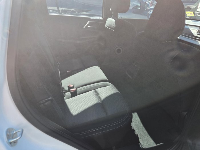 2024 Mitsubishi Outlander ES