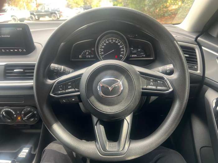 2018 Mazda 3 Neo Sport