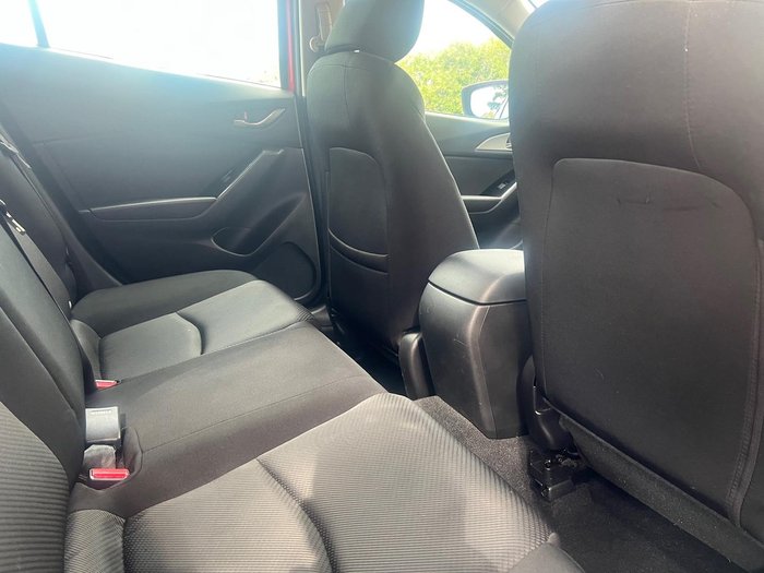 2018 Mazda 3 Neo Sport