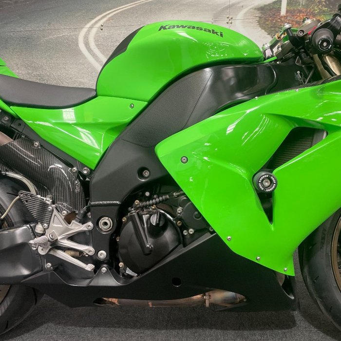 2005 Kawasaki ZX-10R (ZX1000 NINJA) Green