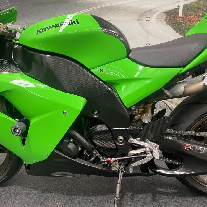 2005 Kawasaki ZX-10R (ZX1000 NINJA) Green