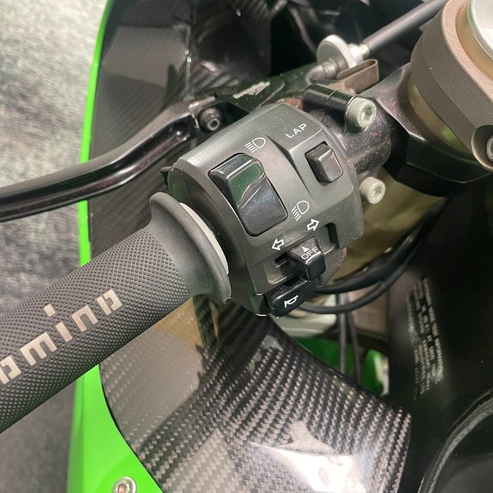 2005 Kawasaki ZX-10R (ZX1000 NINJA) Green