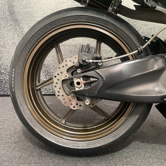 2005 Kawasaki ZX-10R (ZX1000 NINJA) Green