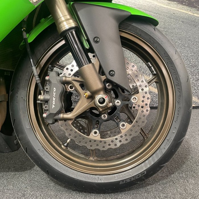2005 Kawasaki ZX-10R (ZX1000 NINJA) Green