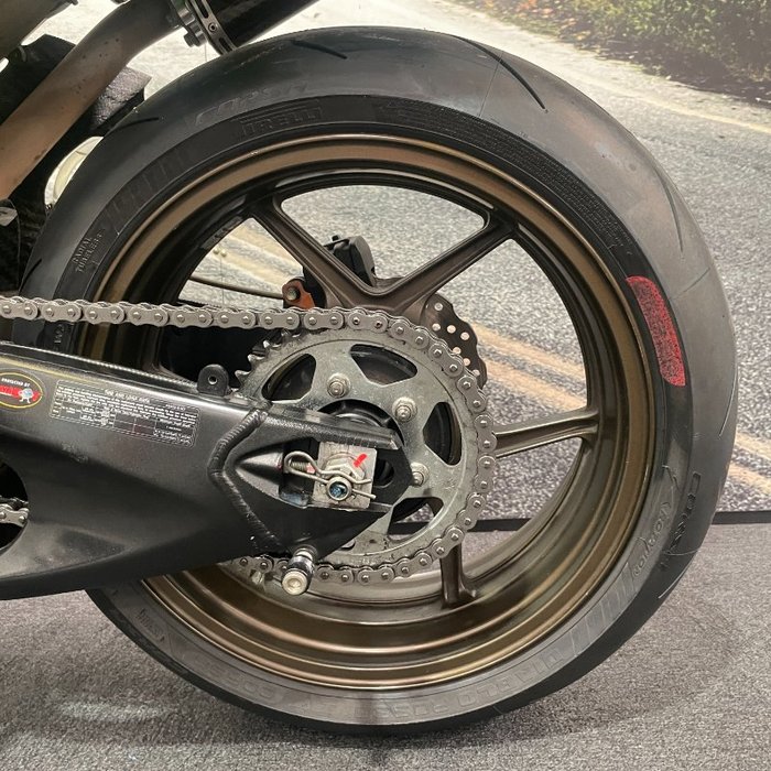 2005 Kawasaki ZX-10R (ZX1000 NINJA) Green