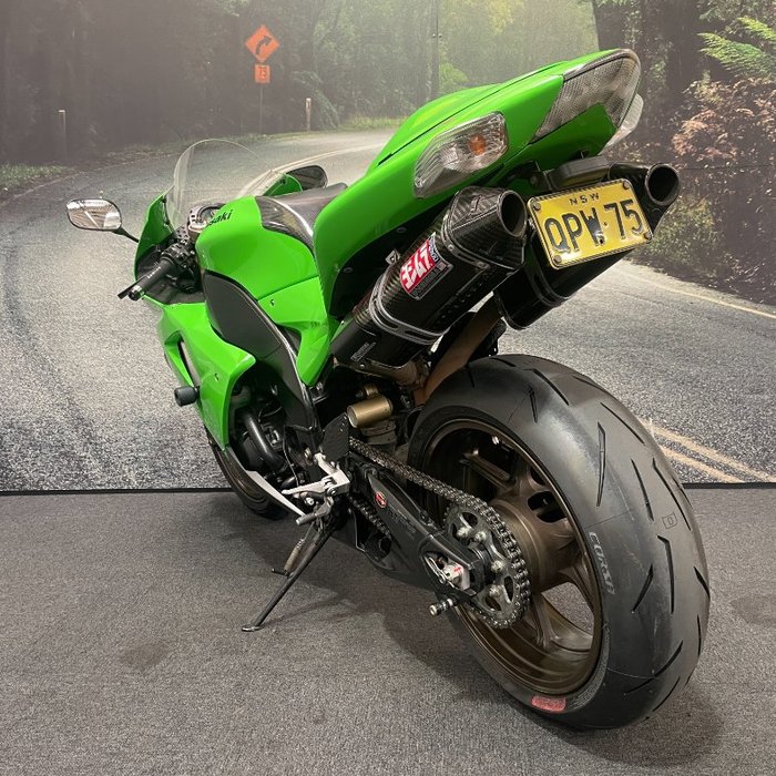 2005 Kawasaki ZX-10R (ZX1000 NINJA) Green
