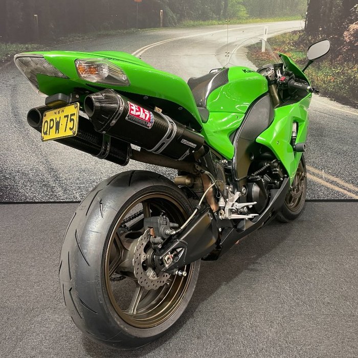2005 Kawasaki ZX-10R (ZX1000 NINJA) Green