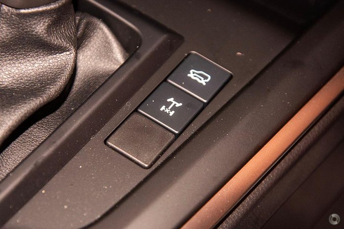 2025 Isuzu D-MAX LS-M