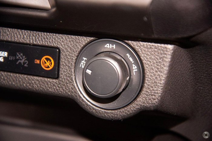 2025 Isuzu D-MAX LS-M