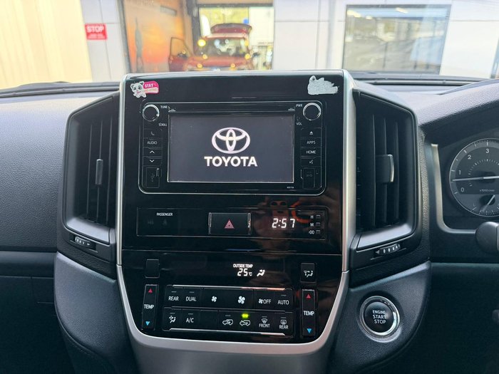 2017 Toyota Landcruiser GXL
