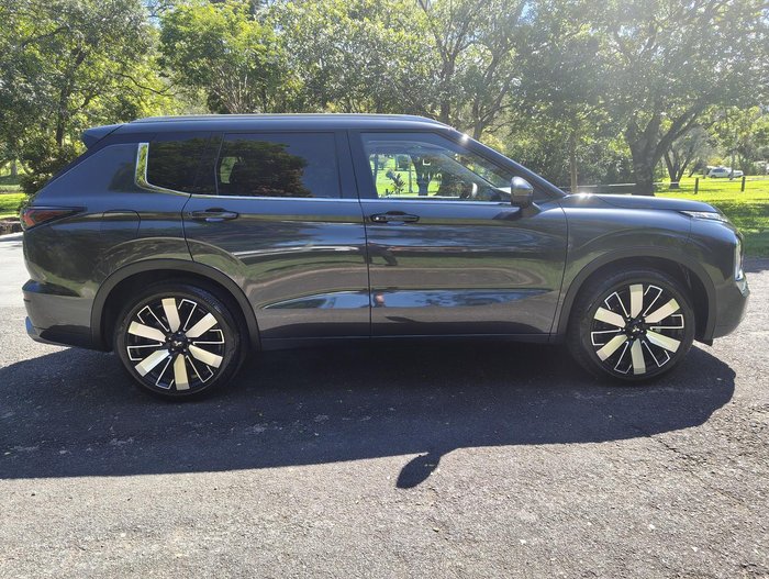 2025 Mitsubishi Outlander Exceed