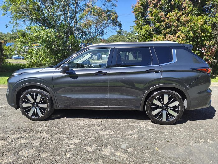 2025 Mitsubishi Outlander Exceed