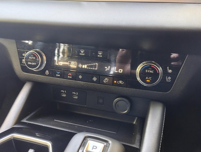 2025 Mitsubishi Outlander Exceed