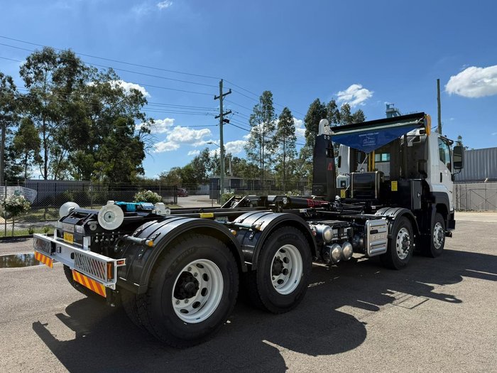 2025 Isuzu F Series FYJ 320-255 AT R60