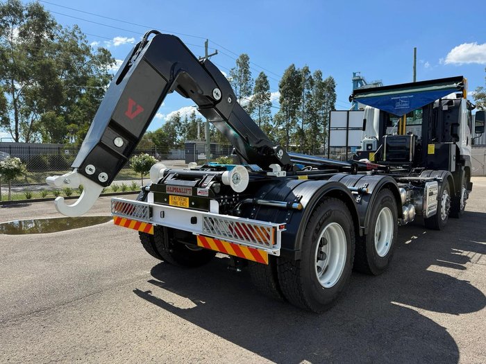 2025 Isuzu F Series FYJ 320-255 AT R60