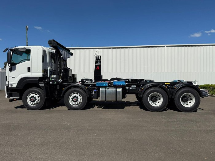 2025 Isuzu F Series FYJ 320-255 AT R60