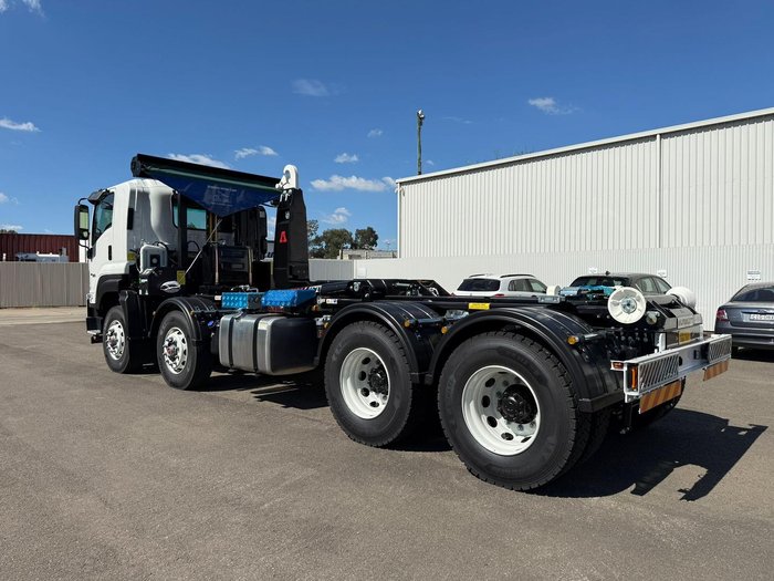 2025 Isuzu F Series FYJ 320-255 AT R60