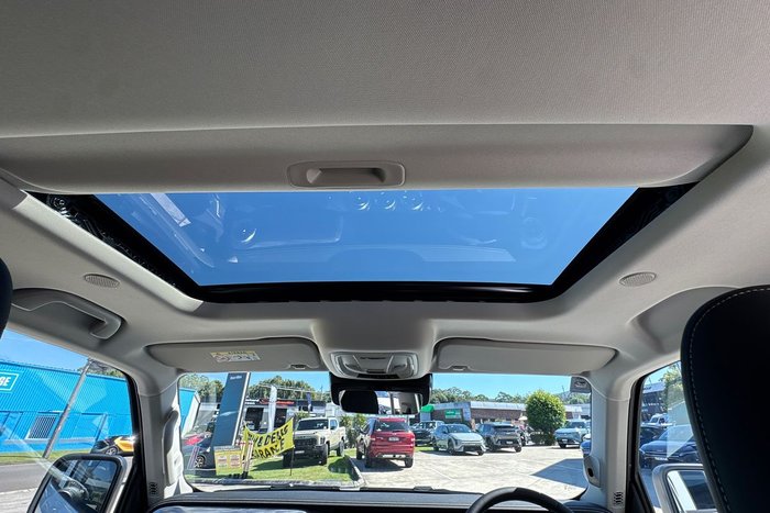 2026 GWM Tank 300 Ultra Hi4-T PHEV P01 4X4 Dual Range Pearl White (9F01)