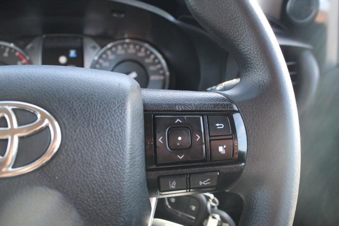 2022 Toyota Hilux SR