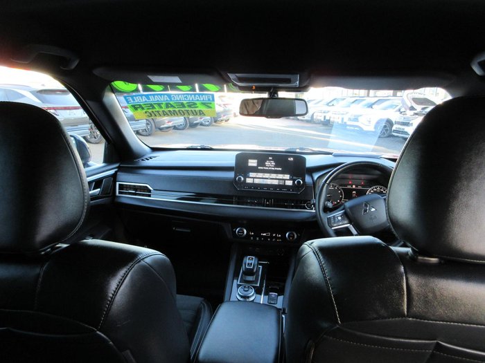 2023 Mitsubishi Outlander LS Black Edition