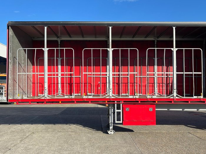 2015 Krueger 24P Straight Red