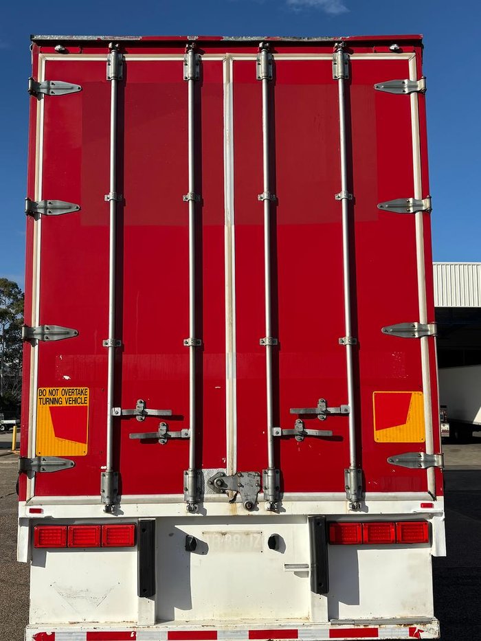 2015 Krueger 24P Straight Red