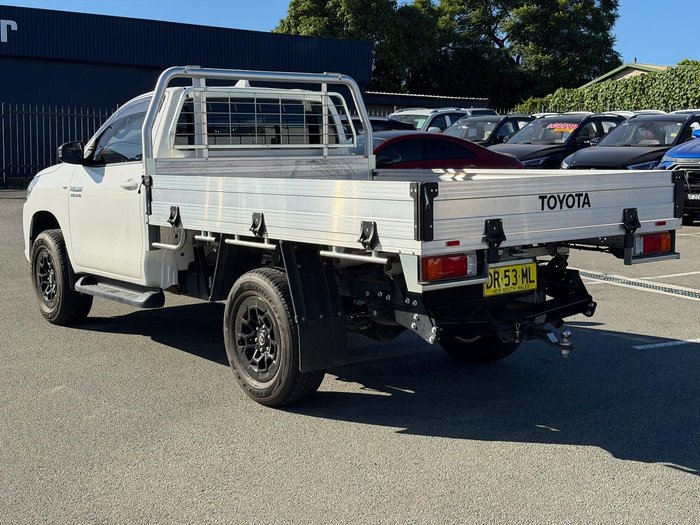 2024 Toyota Hilux SR