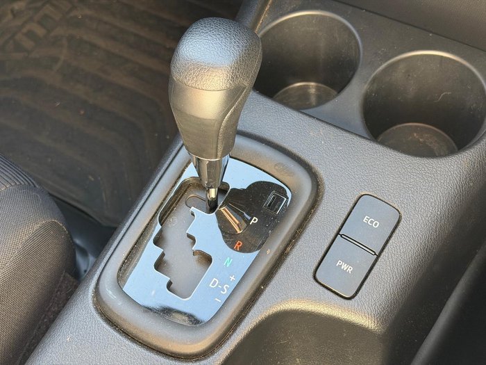 2024 Toyota Hilux SR