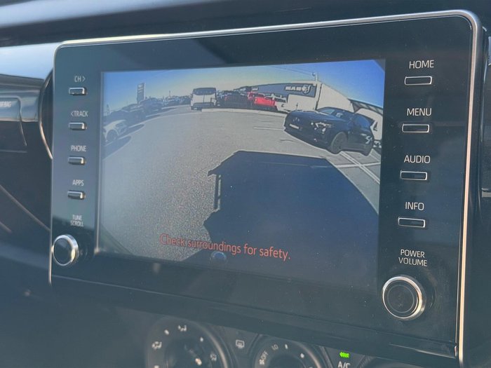 2024 Toyota Hilux SR