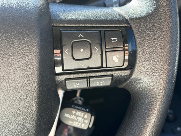 2024 Toyota Hilux SR