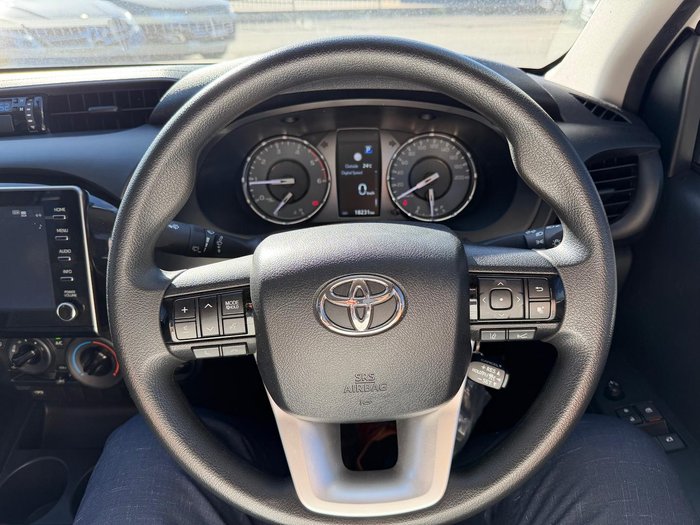 2024 Toyota Hilux SR