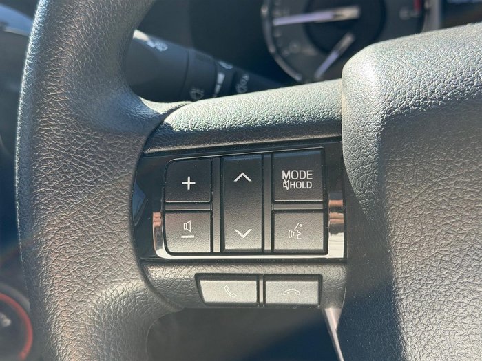 2024 Toyota Hilux SR