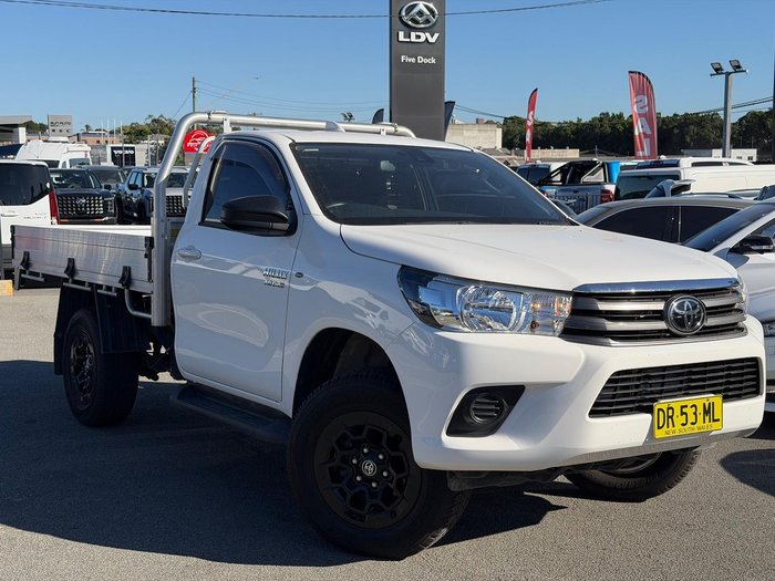 2024 Toyota Hilux SR