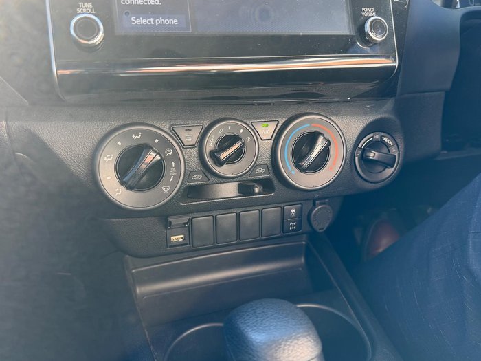 2024 Toyota Hilux SR