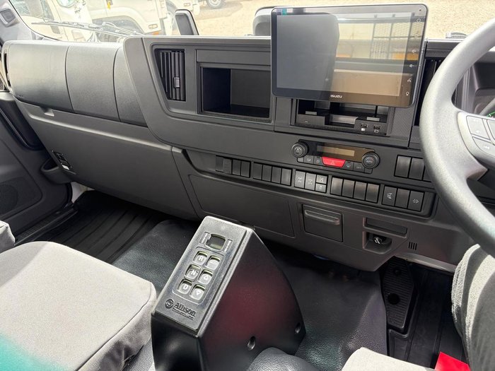 2025 Isuzu F Series FXZ 260-355 AT R63