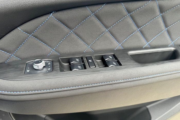 2025 GWM Ora Lux ES11 Hamilton White (9C01)