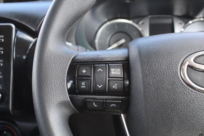 2022 Toyota Hilux SR