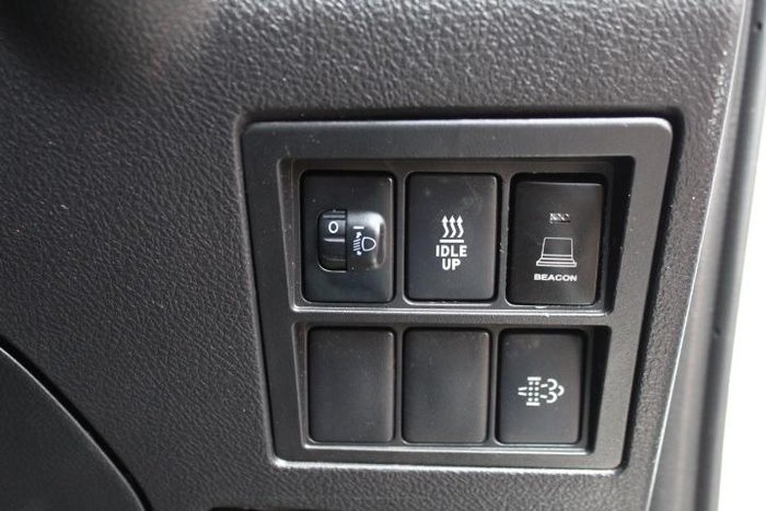 2022 Toyota Hilux SR