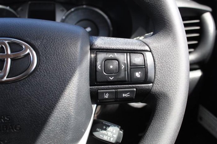 2022 Toyota Hilux SR