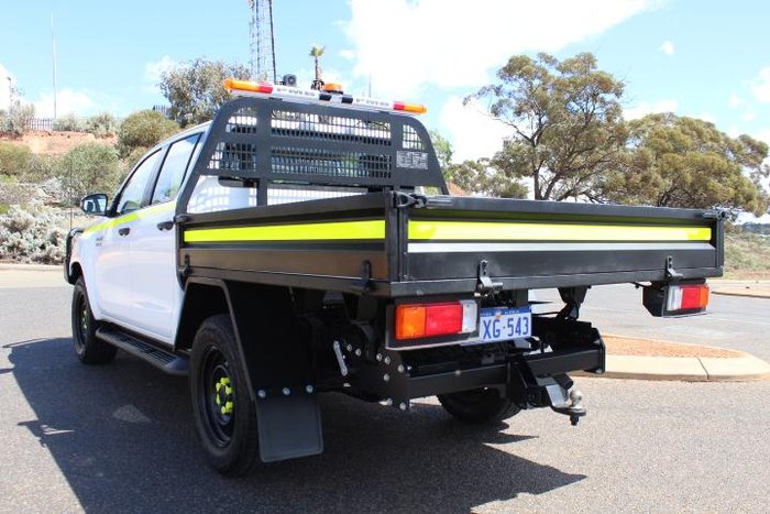 2022 Toyota Hilux SR