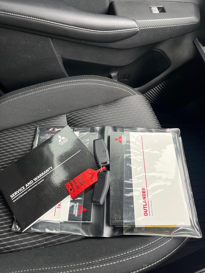 2022 Mitsubishi Outlander ES