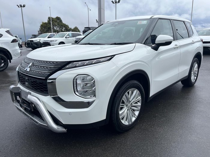 2022 Mitsubishi Outlander ES