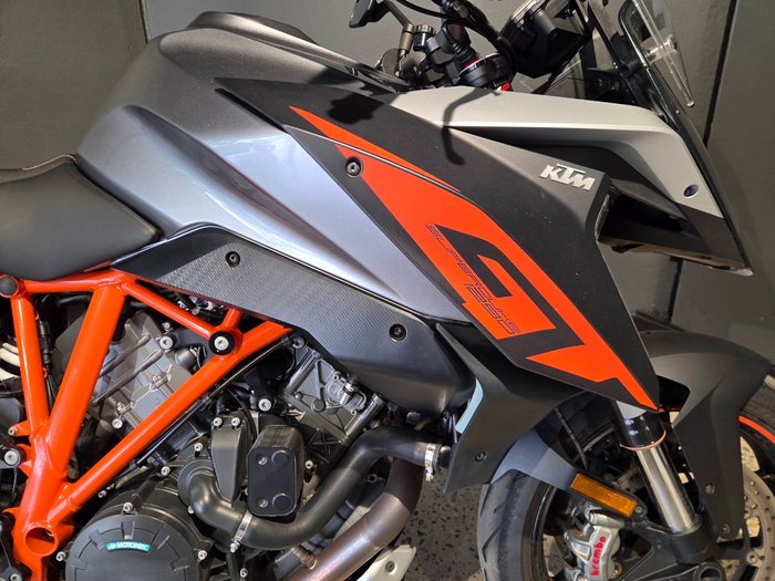 2017 Ktm 1290 SUPER DUKE GT SILVER