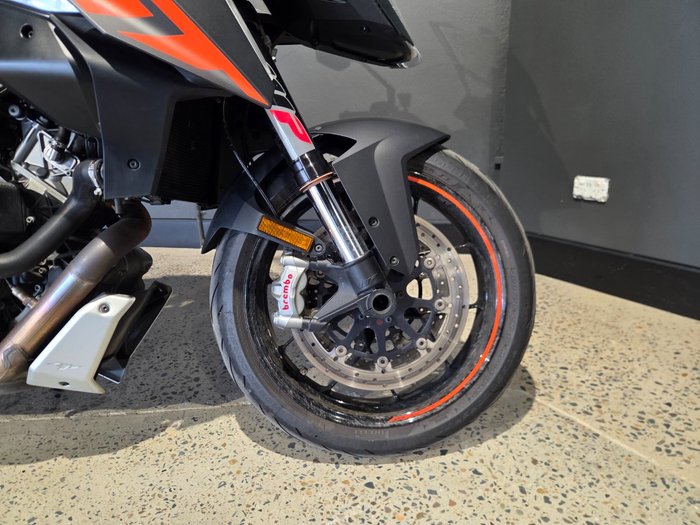 2017 Ktm 1290 SUPER DUKE GT SILVER